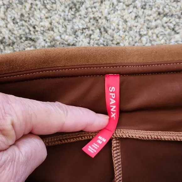 SPANX Leggings - Picture 4 of 10